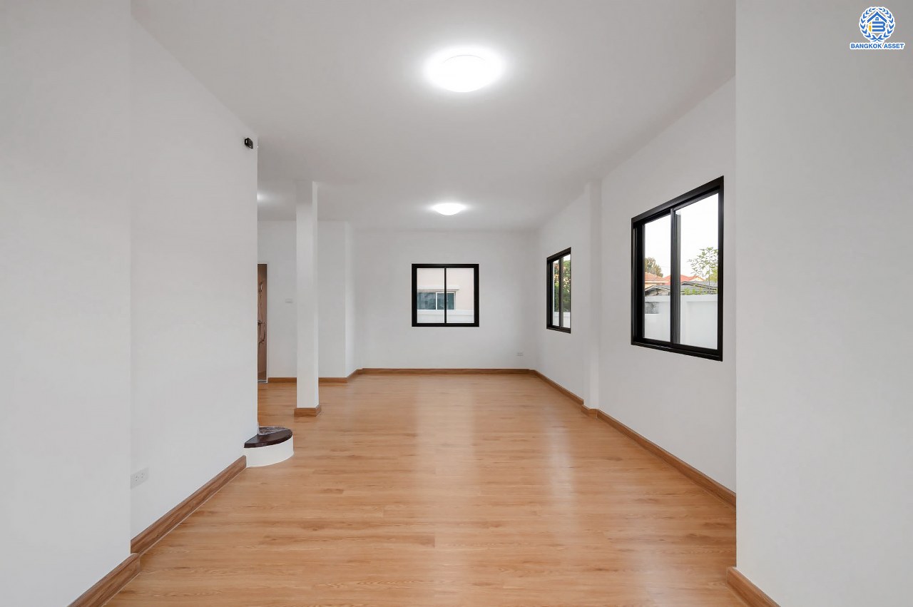 บ้านมือสองตกแต่งใหม่ โครงการ ลลิลอินเดอะพาร์ค บางใหญ่ บ้านเดี่ยว เนื้อที่ 54.60 ตร.ว. ฟังก์ชัน 3 ห้องนอน 2 ห้องน้ำ 1 ห้องอเนกประสงค์ 1 ที่จอดรถ บนทำเลเดินทางสะดวก ใกล้เซ็นทรัลเวสต์เกต ทางด่วน "กาญจนาภิเษก และรถไฟฟ้าสายสีม่วง "สถานีตลาดบางใหญ่"...